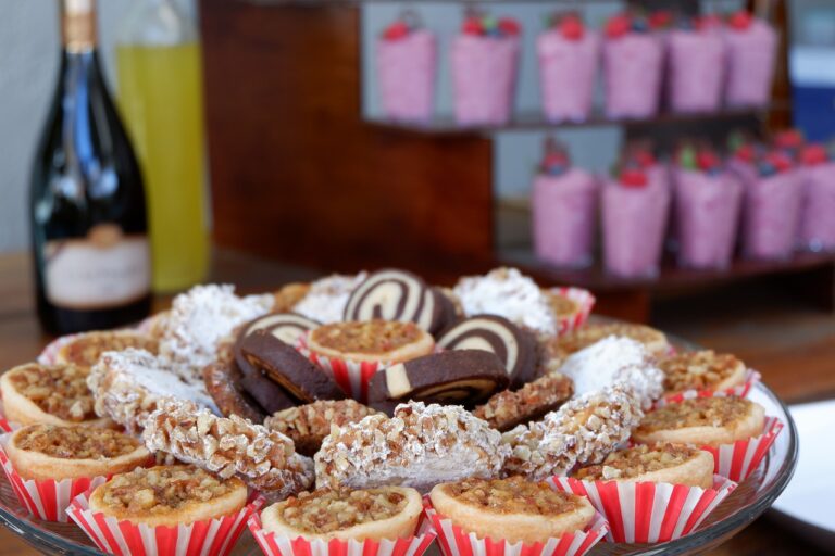 8 Easy Dessert Decoration Tips